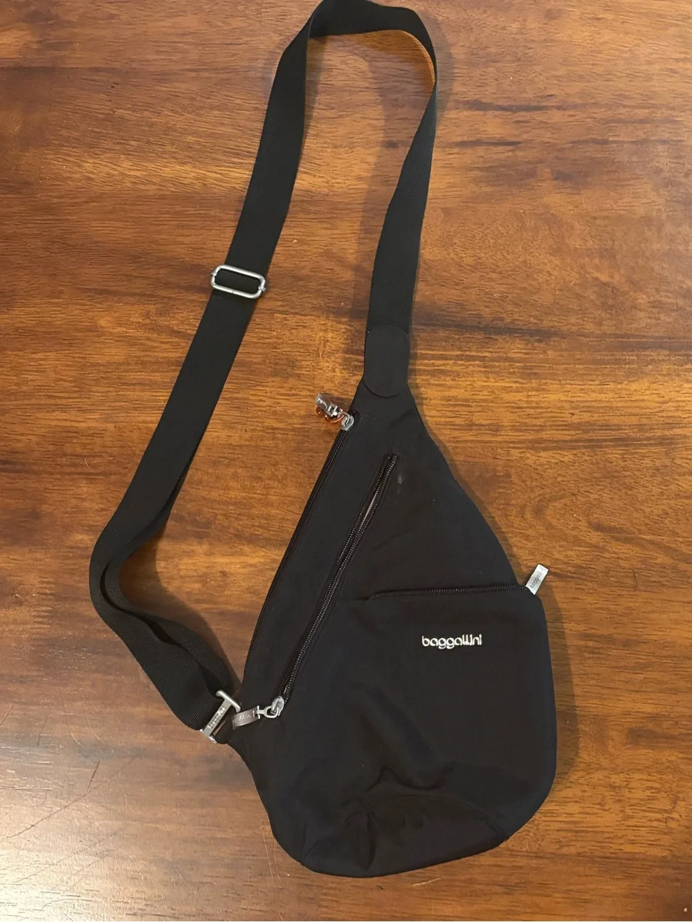 Baggallini black mini